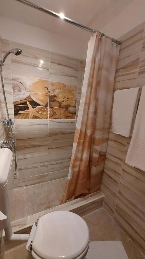 ホテル Ambiennt ブカレスト エクステリア 写真